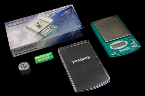 DIGIWEIGH POSEIDON 100G/0.01G POCKET SCALE IN GREEN DW-100POS-G