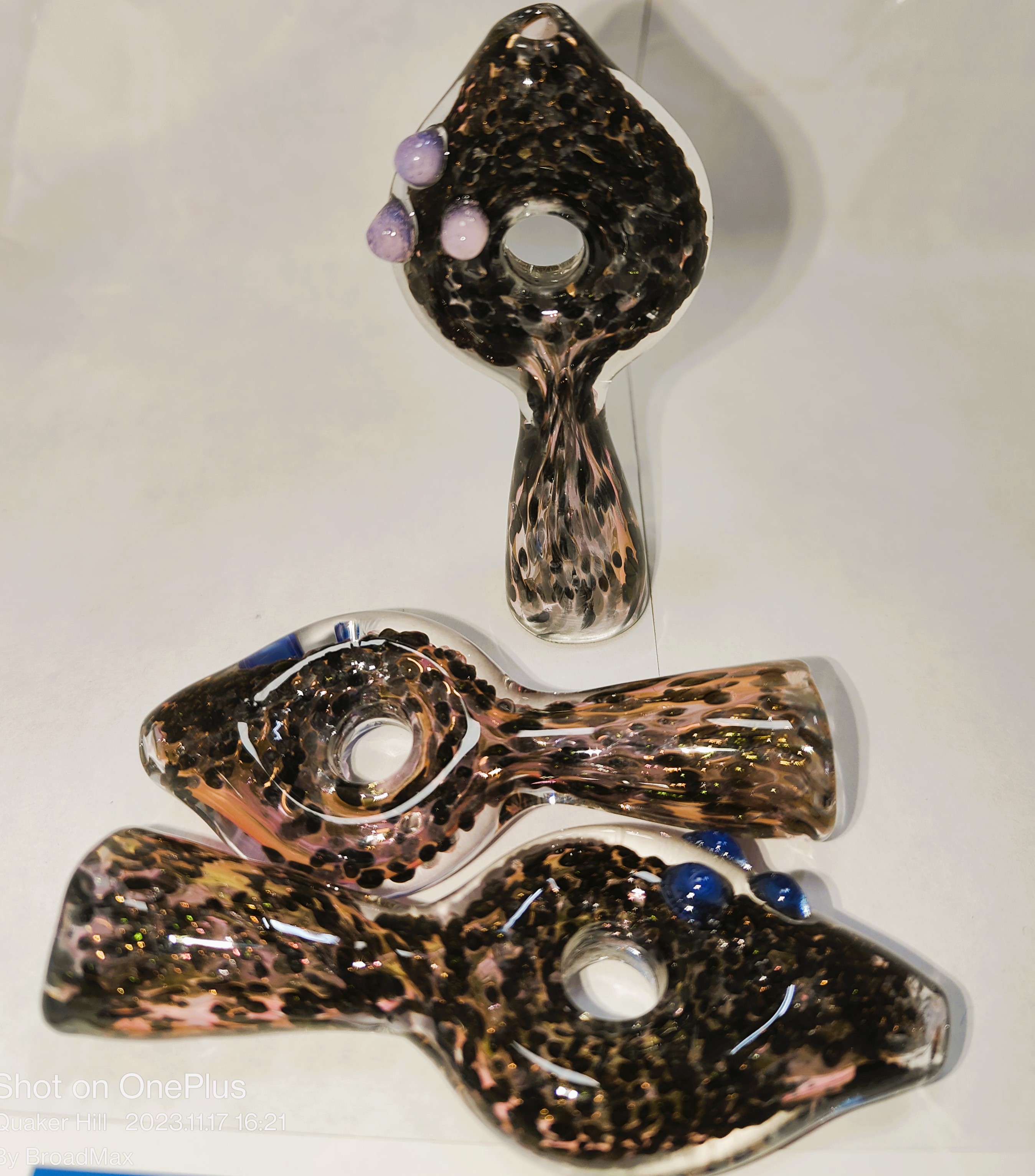 2.5 ONE HITTER FRIT WITH GOLD FLAME